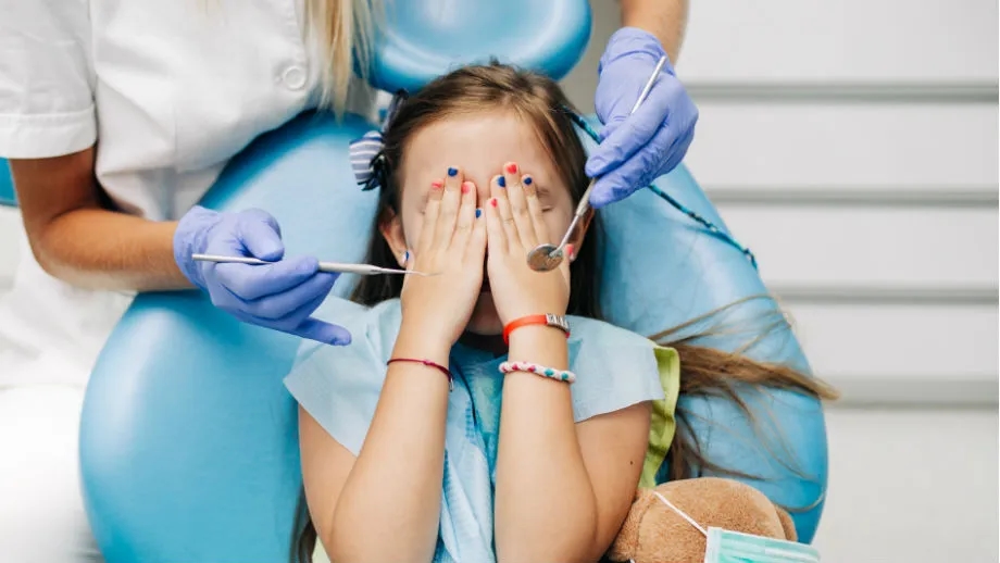 Co zrobić gdy dziecko nie chce otworzyć ust u dentysty? Sprawdzone metody